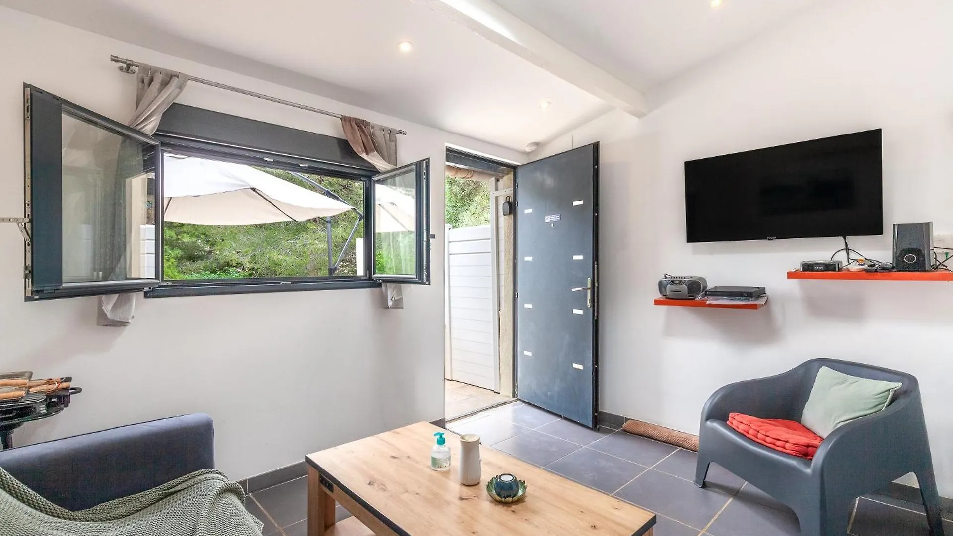 Gite Renove Calanque La Vesse Le Rove Holiday home