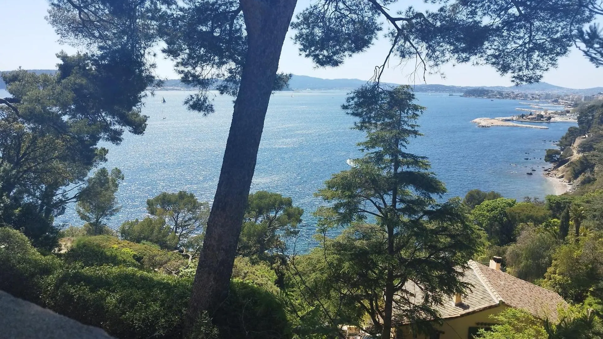 Gite Renove Calanque La Vesse Le Rove 0*,  France